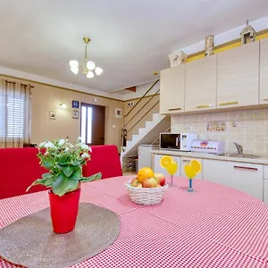  Apartment Simeone