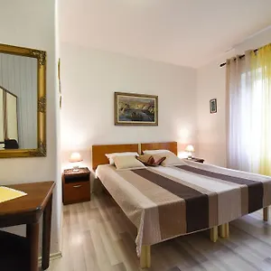  Apartment Dado